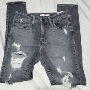 Levis 721 high rise skinny jeans.